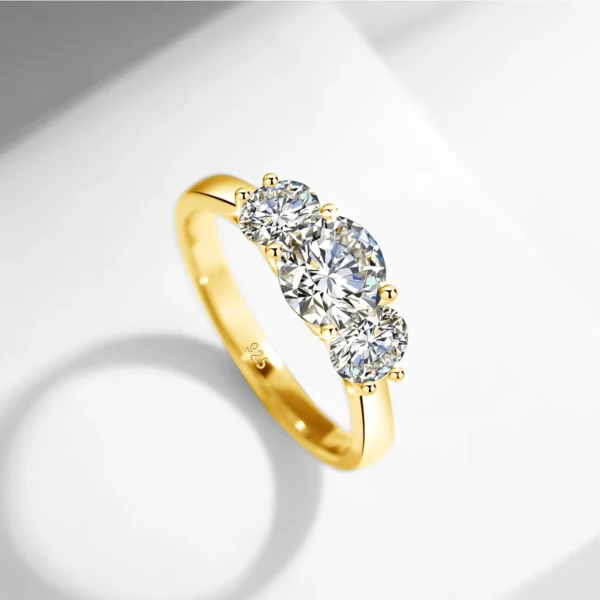 This Eternity Ring in Yellow Gold for Women combines elegance and sparkle, featuring brilliant D-color moissanite stones set in 18K yellow gold-plated sterling silver. With timeless beauty and exceptional durability, it’s a perfect choice for engagements, anniversaries, or everyday luxury