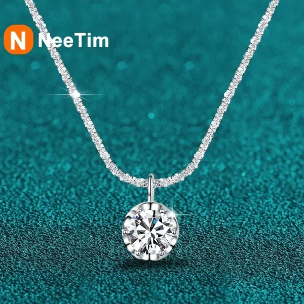 The Moissanite Necklace Pendant for Women is an elegant piece crafted with 925 sterling silver and features a dazzling Moissanite stone. With its brilliant D color and VVS1 clarity, this necklace shines like a diamond, making it a perfect accessory for special occasions such as weddings or parties. Designed to add a touch of luxury, it’s an ideal gift for someone special, offering timeless beauty and durability