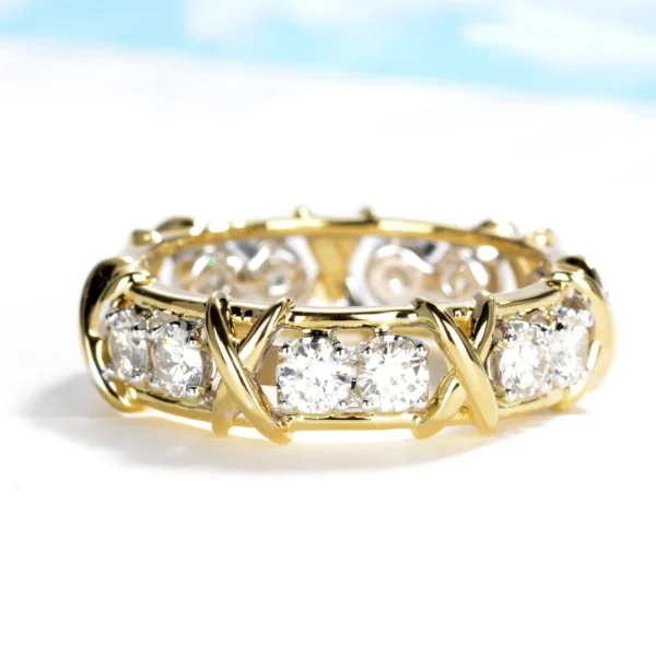 Stunning Engagement Ring featuring a sparkling zircon stone in high-quality gold-filled material—perfect for symbolizing your love and commitment